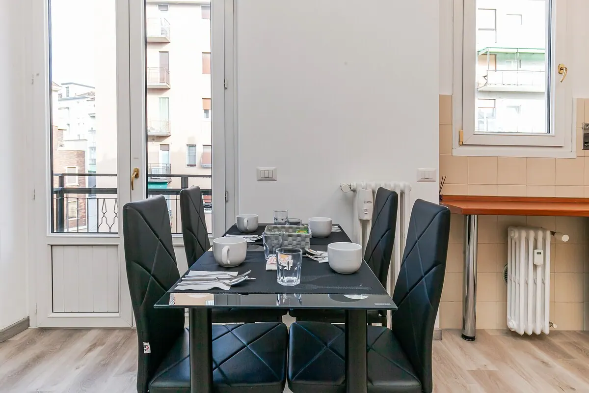 Bicocca Metro, zona pranzo 1 — appartamento a Bicocca, Milano