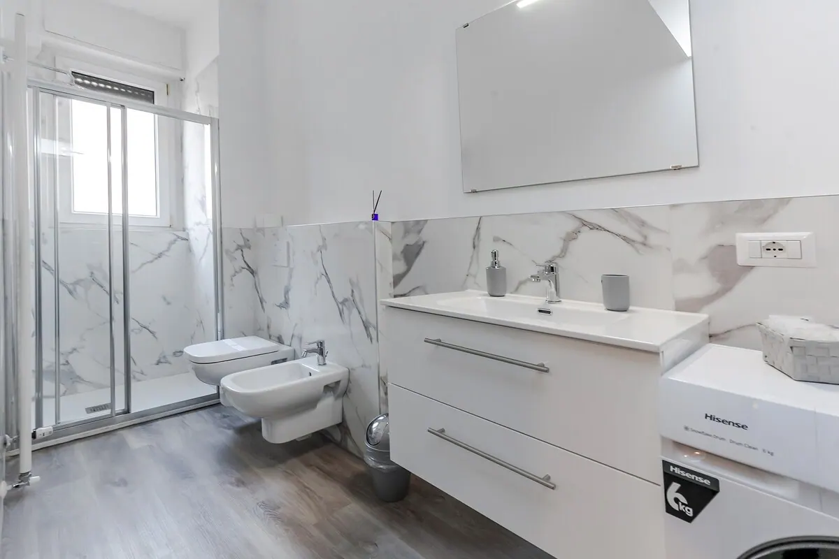 Bicocca Metro, bagno 2 — appartamento a Bicocca, Milano