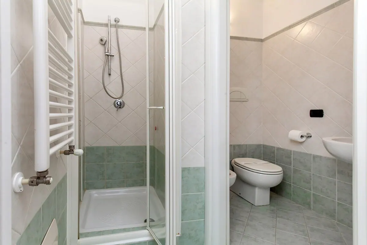 Casa Porpora, bagno 1 — appartamento a Città Studi, Milano