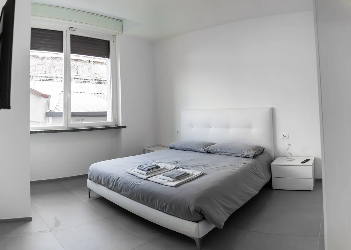 Nevoso 13, camera da letto 1 — appartamento a Lambrate, Milano