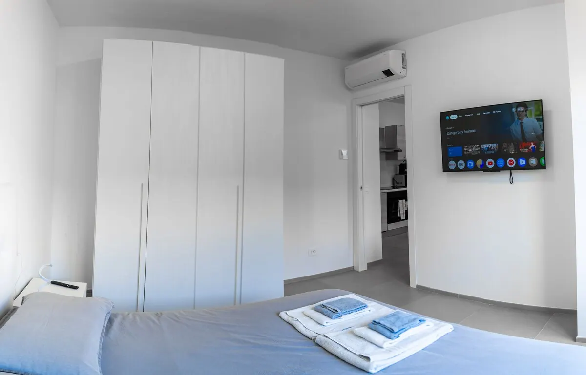 Nevoso 13, camera da letto 2 — appartamento a Lambrate, Milano