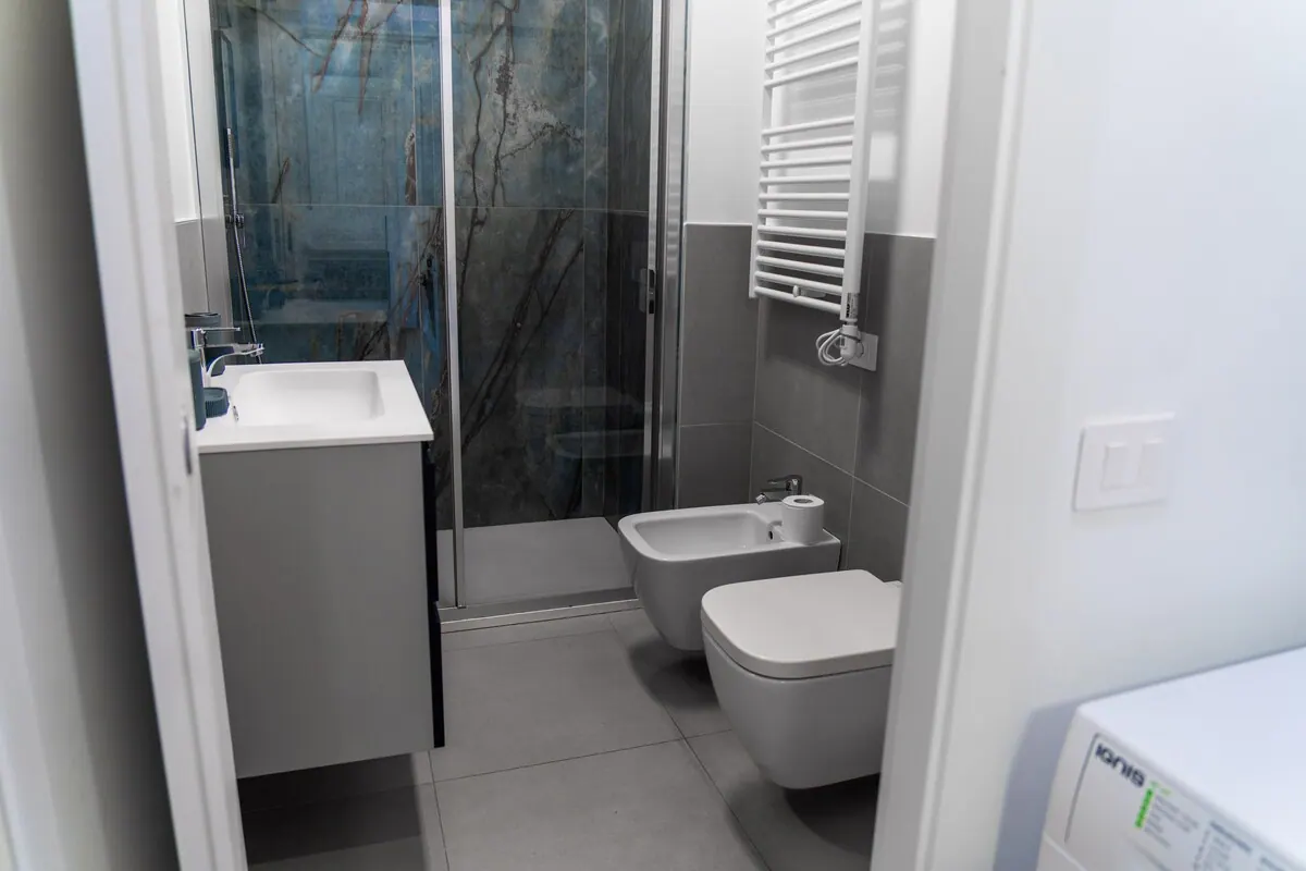 Nevoso 13, bagno 1 — appartamento a Lambrate, Milano