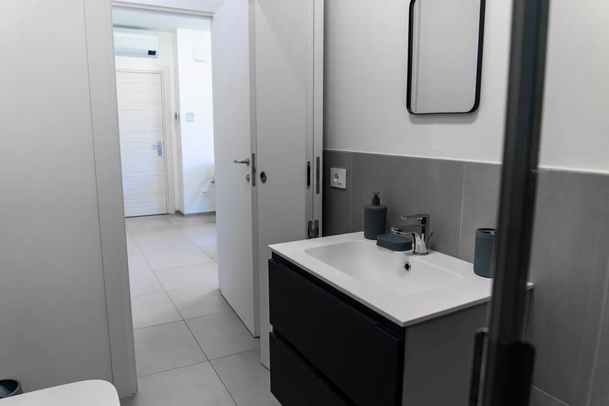 Nevoso 13, bagno 2 — appartamento a Lambrate, Milano