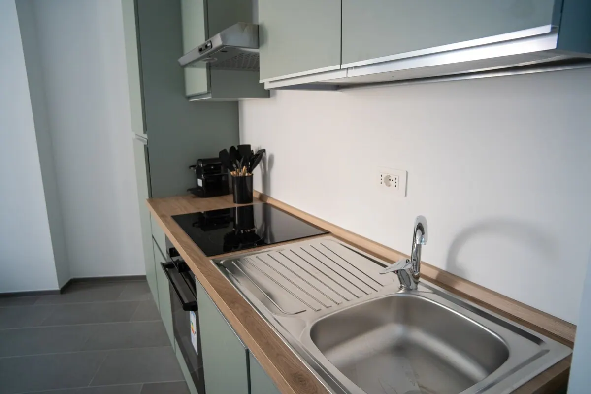 Nevoso 15, cucina 4 — appartamento a Lambrate, Milano