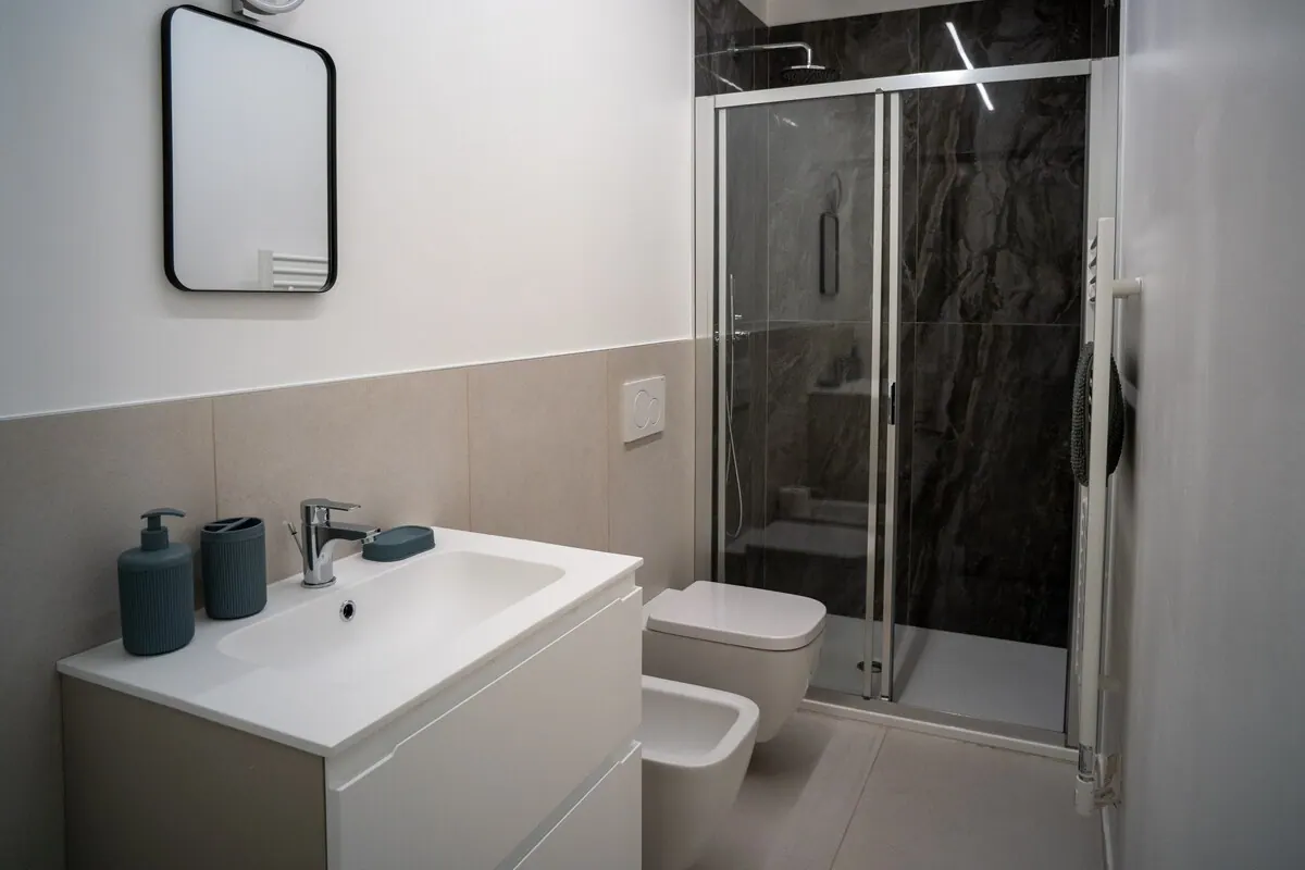 Nevoso 17, bagno 2 — appartamento a Lambrate, Milano