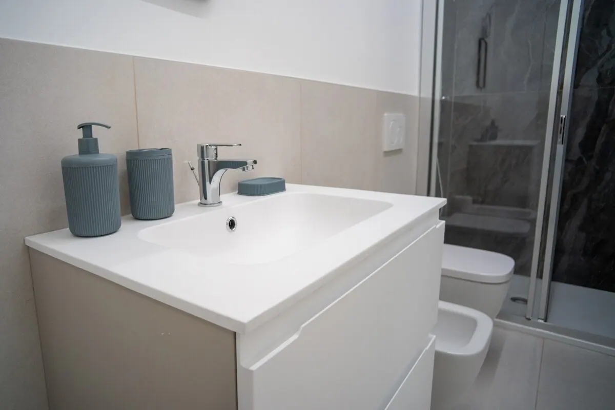 Nevoso 17, bagno 5 — appartamento a Lambrate, Milano
